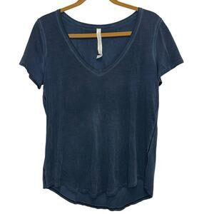 Lululemon Love V-Neck T-Shirt Short Sleeve Size 8 Athleisure Yoga Top Blue